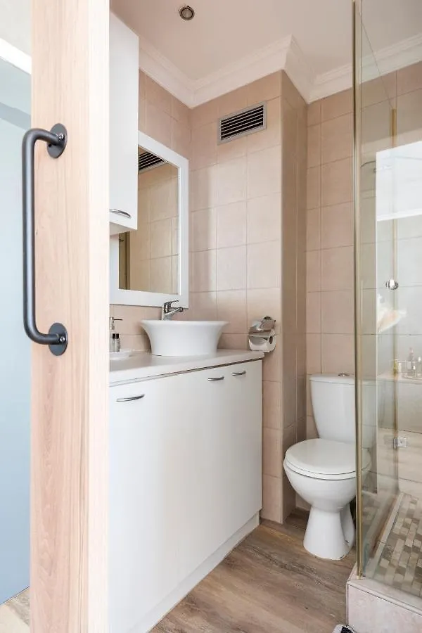 Fully Kitted Bachelor Apartment Cape Town